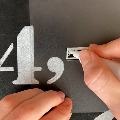 How to use a number stencil